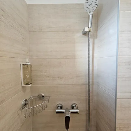 Old Town Studio - Free Private Parking Apartment Bratislava